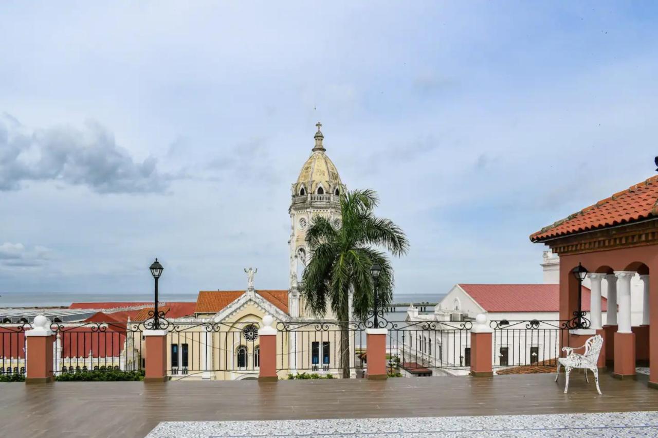 Amazinn Places Teatro Nacional Panama City Exterior photo